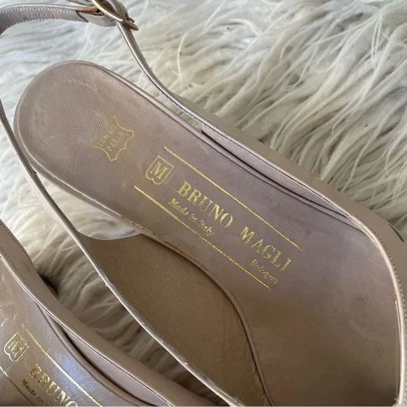 Bruno Magli Cream Slingback Leather Peep Toe Laser Cut Vintage Pumps NWOT Size 6 - Picture 10 of 11